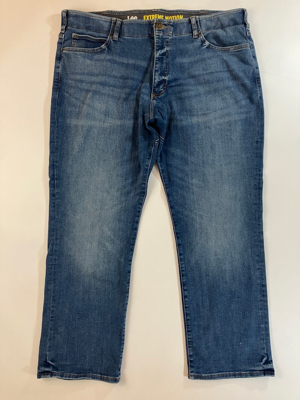 Lee Extreme Motion Men 42x30 Regular Fit Bootcut Jeans Medium Wash Stretch